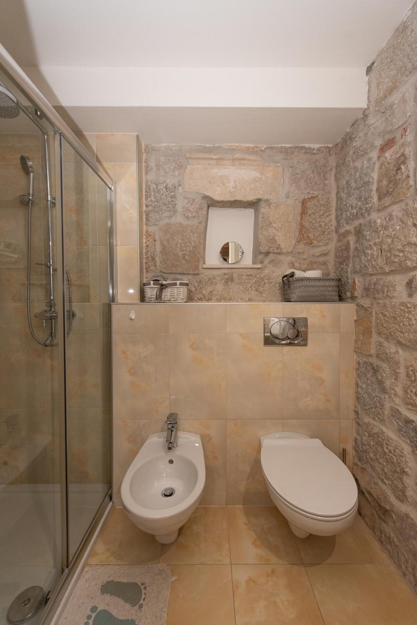 Korda Apartment
